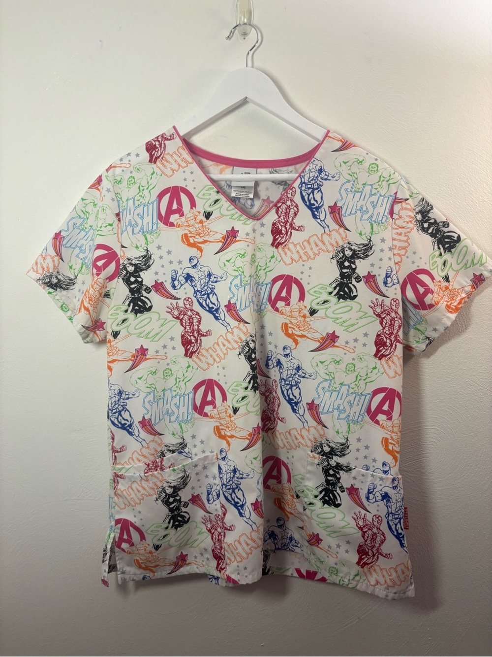 Marvel Avengers Assemble White Multicolor Scrub Top Size Large